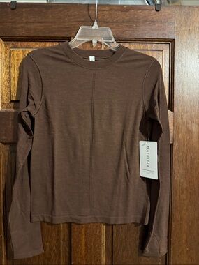 Athleta Ascent Swampess top  Brown Crewneck Long-Sleeve Sweater with Center Seam